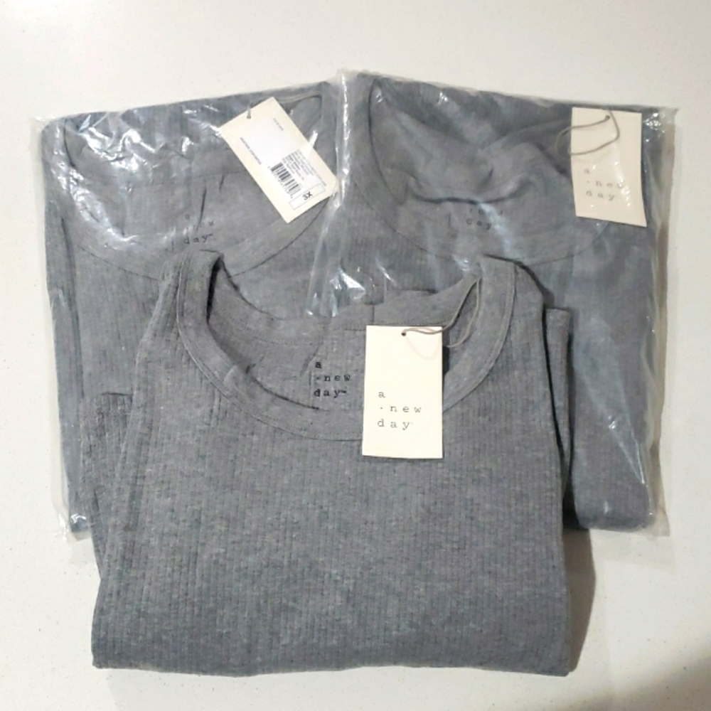 Heather Gray Unisex size 3X t-shirt(s)